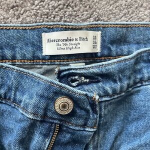 NWT Abercrombie & Fitch Curve Love 90s straight leg destroyed